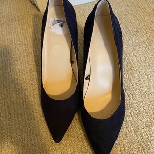 Nine West Navy Pump